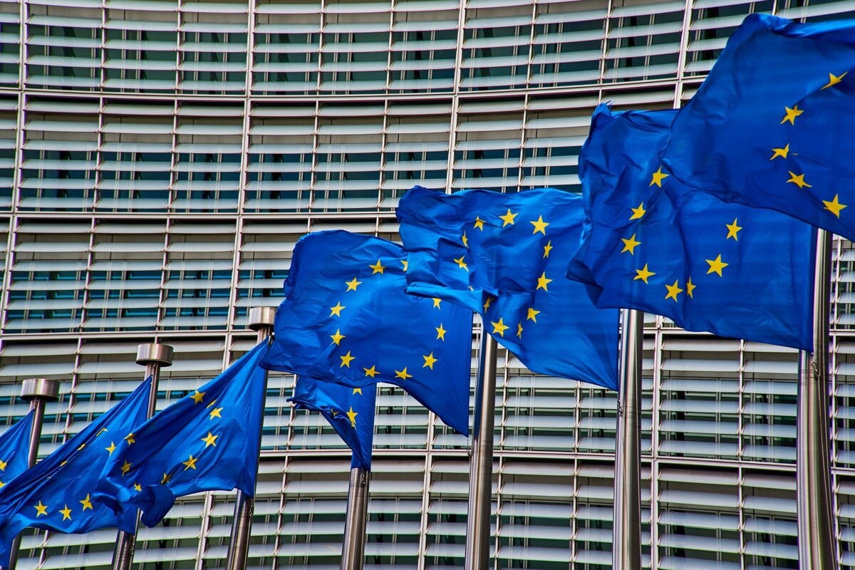 EU pripravuje odvetne opatrenia voci USA sluzbam