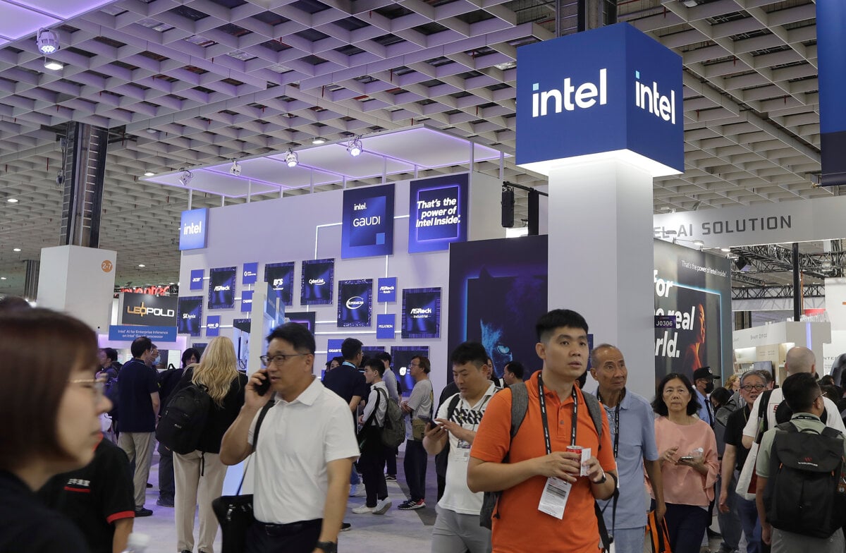 Intel ustupuje od planov na vystavbu zavodov