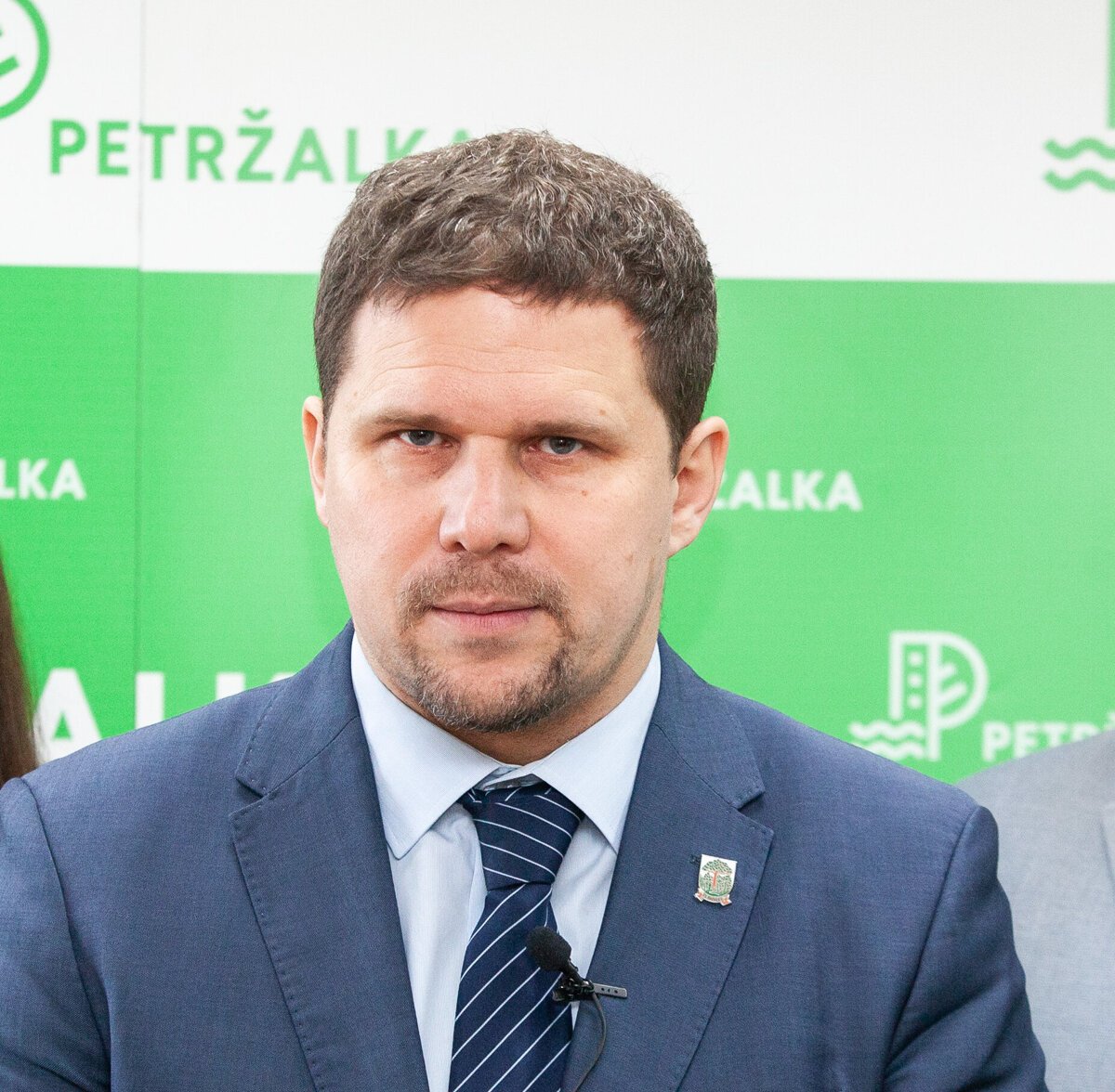 Petrzalsky starosta podpisal podozrivu zmluvu tvrdi mesto