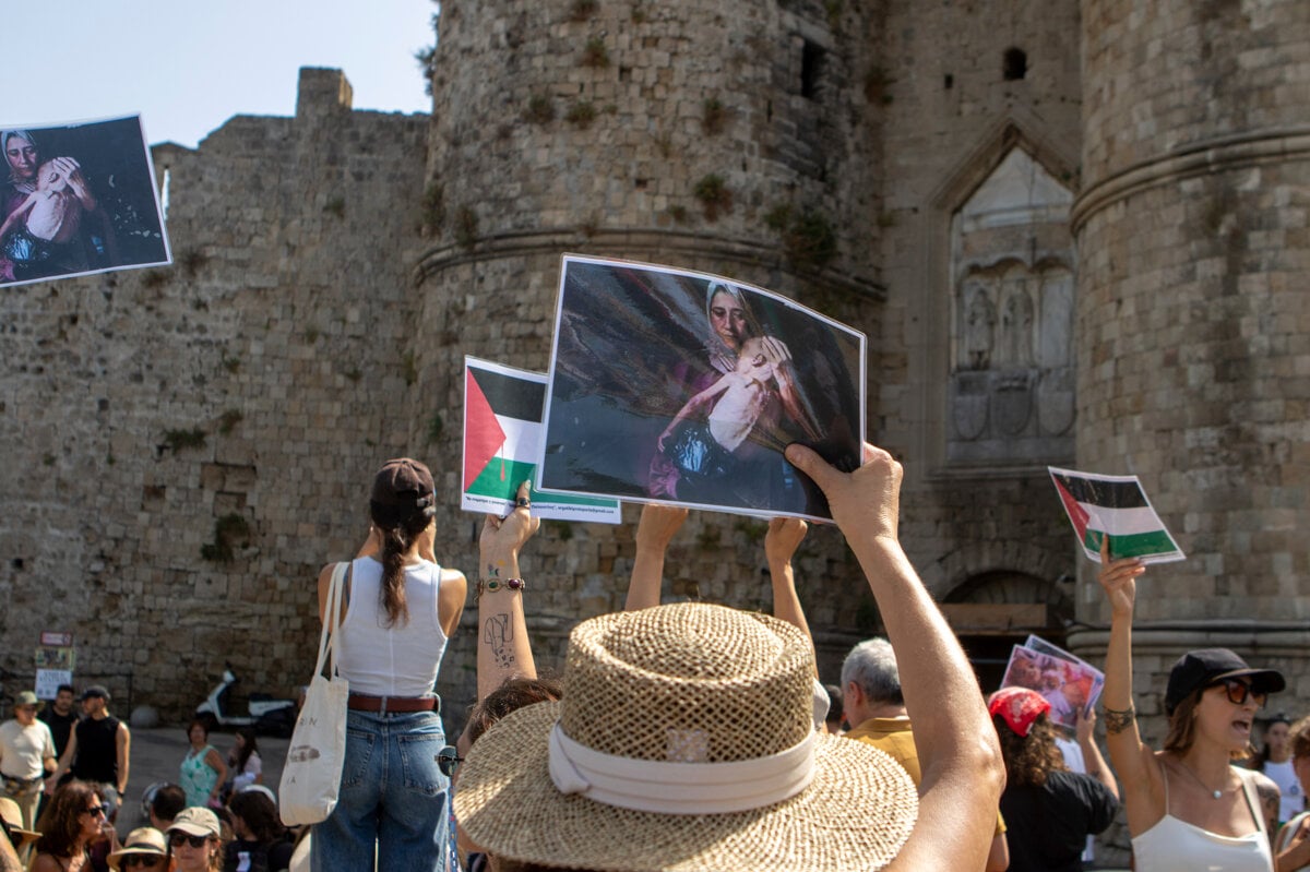 Pred pristavom na Rodose protestovali proti izraelskej lodi