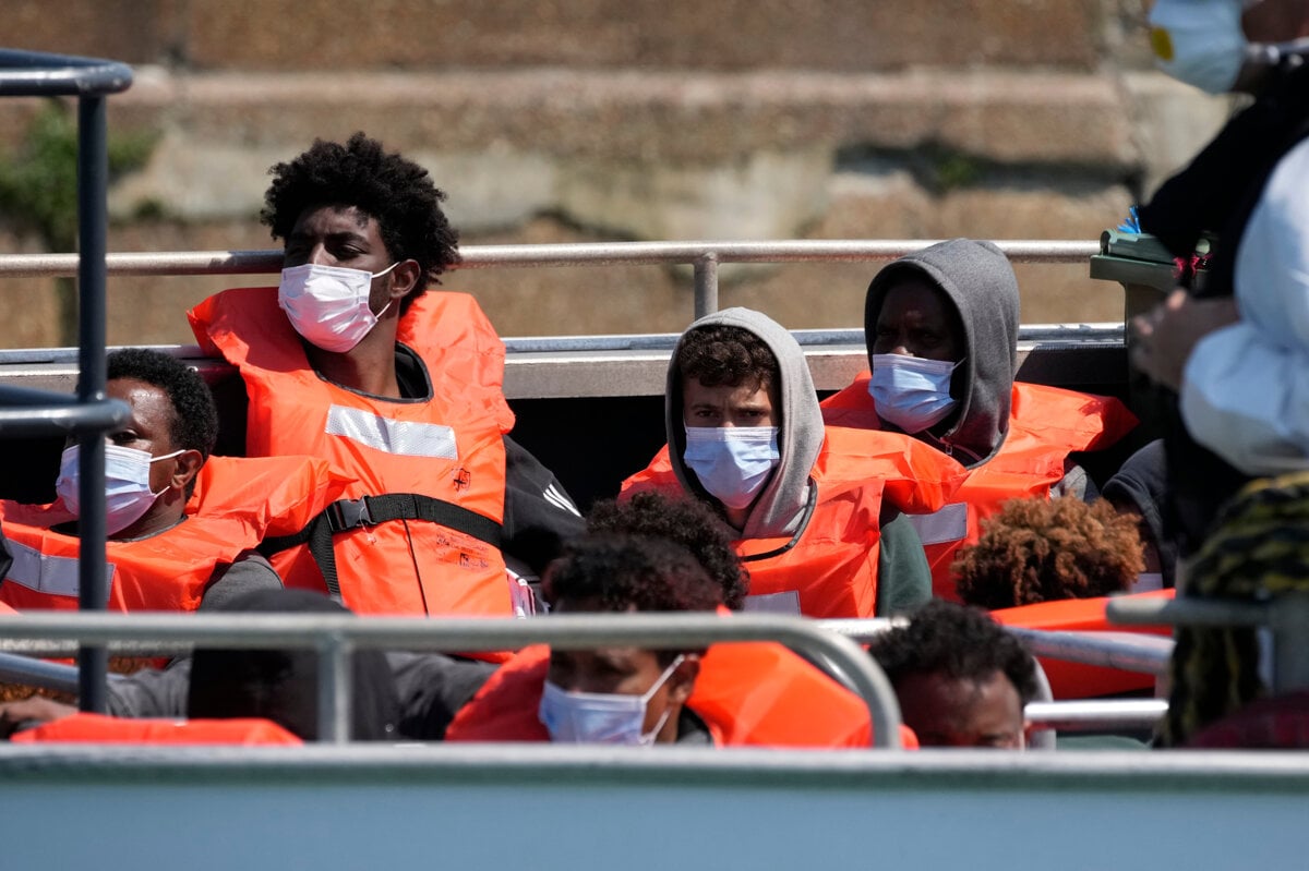 Cez Lamanssky prieliv priplavalo do Britanie rekordne vela migrantov