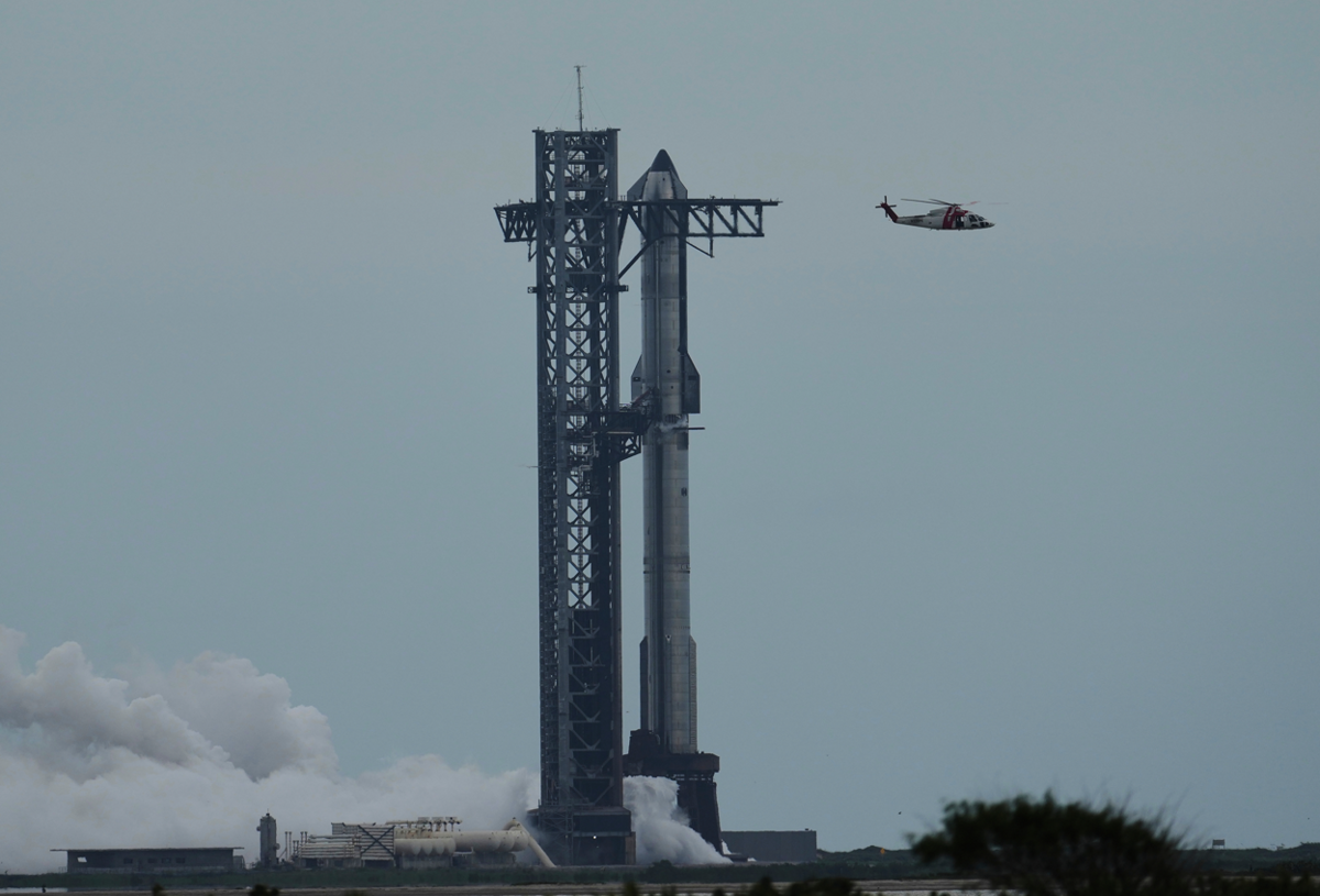Desiaty skusobny let rakety Starship odlozili kvoli pocasiu