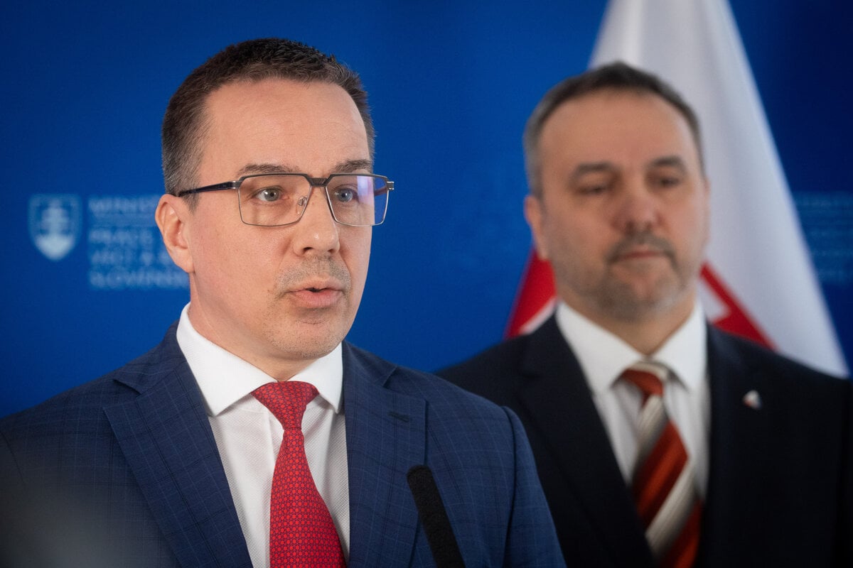 Erik Tomas zopakoval ze nebude suhlasit so znizovanim odvodov do druheho piliera