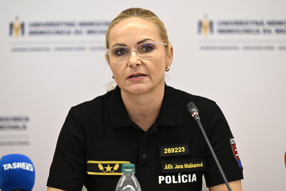 Policajna prezidentka Maskarova skolabovala na konferencii
