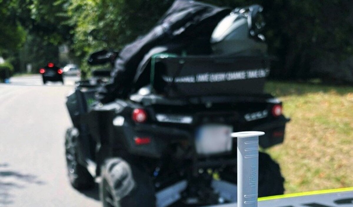 Policajti zastavili vodica stvorkolky bol pod vplyvom drog