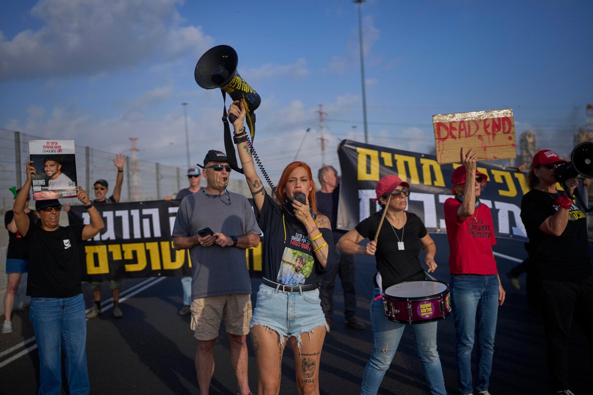 V Izraeli prebehli demonstracie za prepustenie rukojemnikov