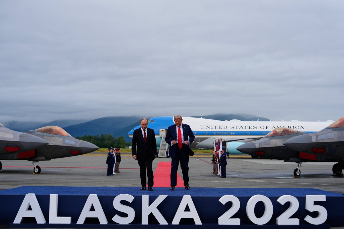 Vrele prijatie a usmevy Trump s Putinom odisli z letiska v limuzine