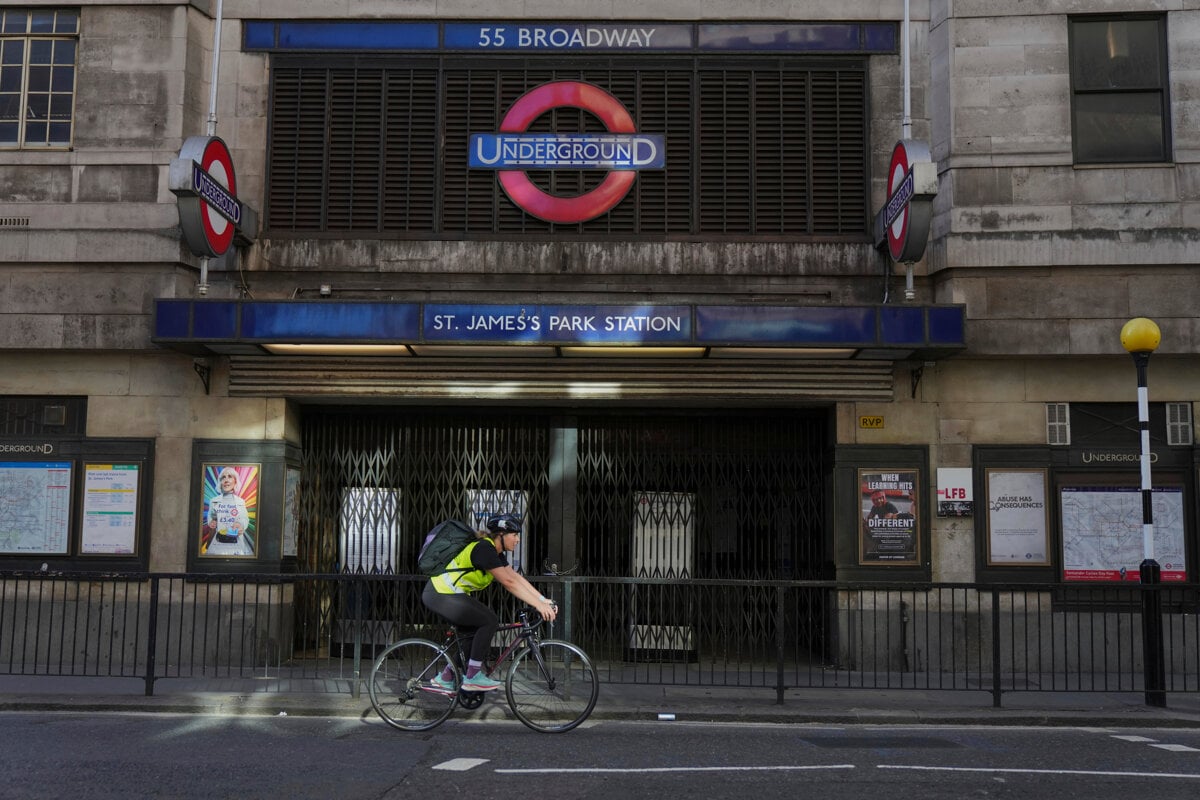 Londynske metro takmer vobec nepremava kvoli strajku