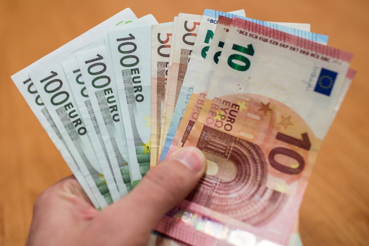 Priemerna mzda v juli medzirocne rastla vo vsetkych odvetviach