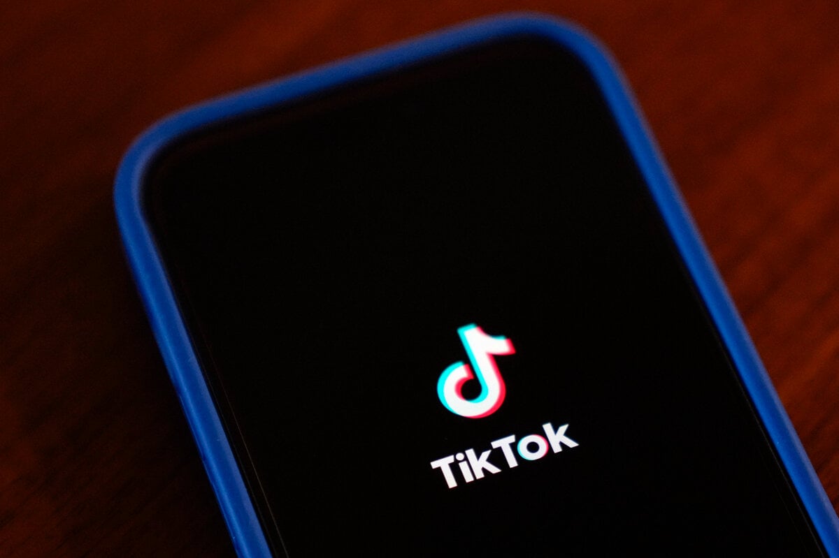 Riesenie pre TikTok hladaju aj Lachlan Murdoch Larry Ellison a Michael Dell