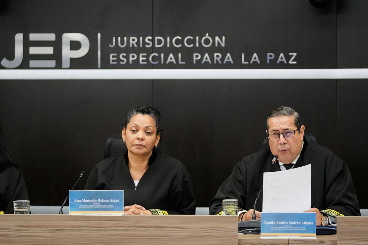 Sedem byvalych lidrov FARC odsudenych za unosy