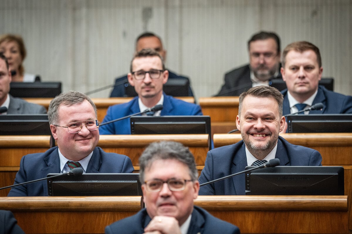 Statny tajomnik Salitos nevylucil novu stranu s Migalom