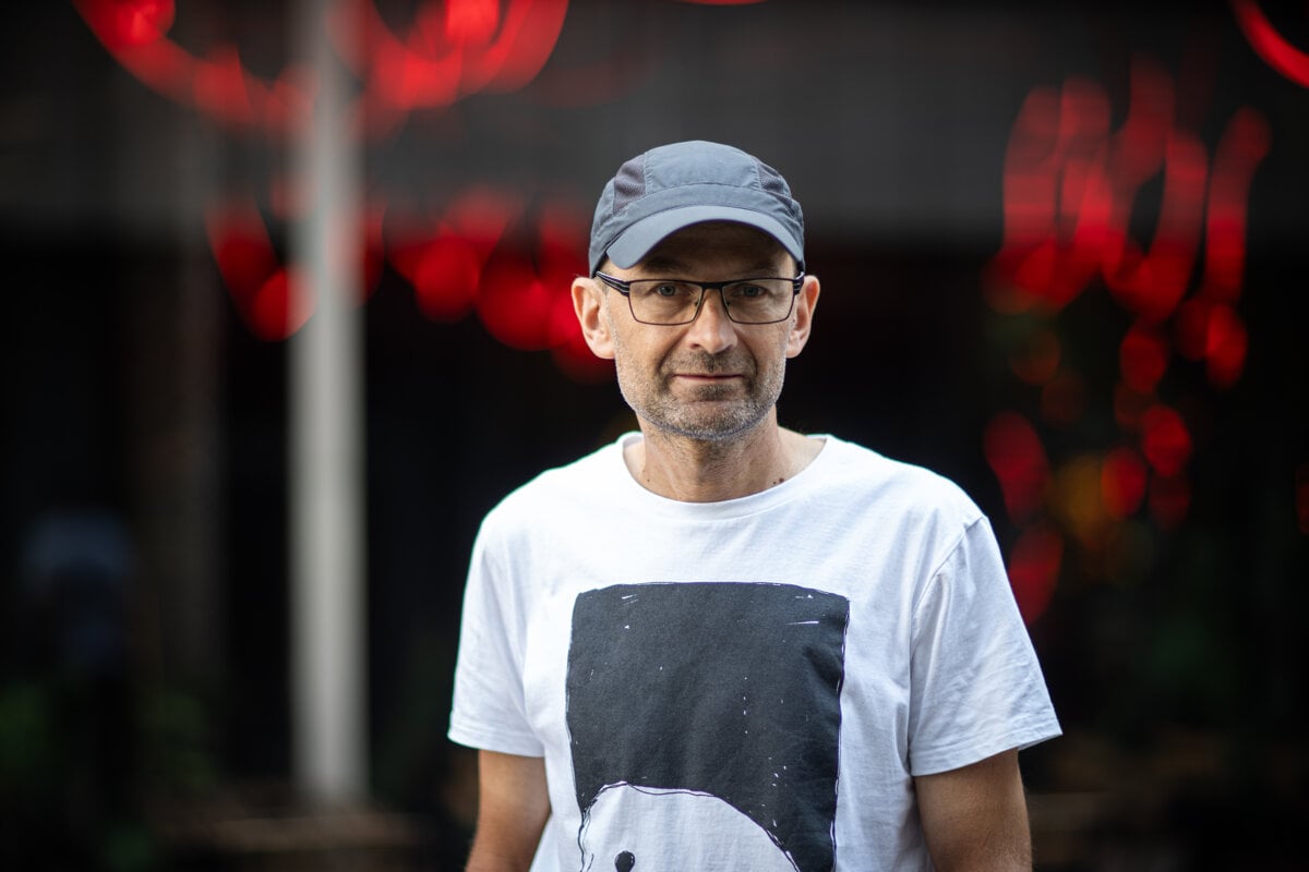 Zivot Jana Heftyho s parkinsonom Ovlada svoje svaly bicykluje tisicky kilometrov