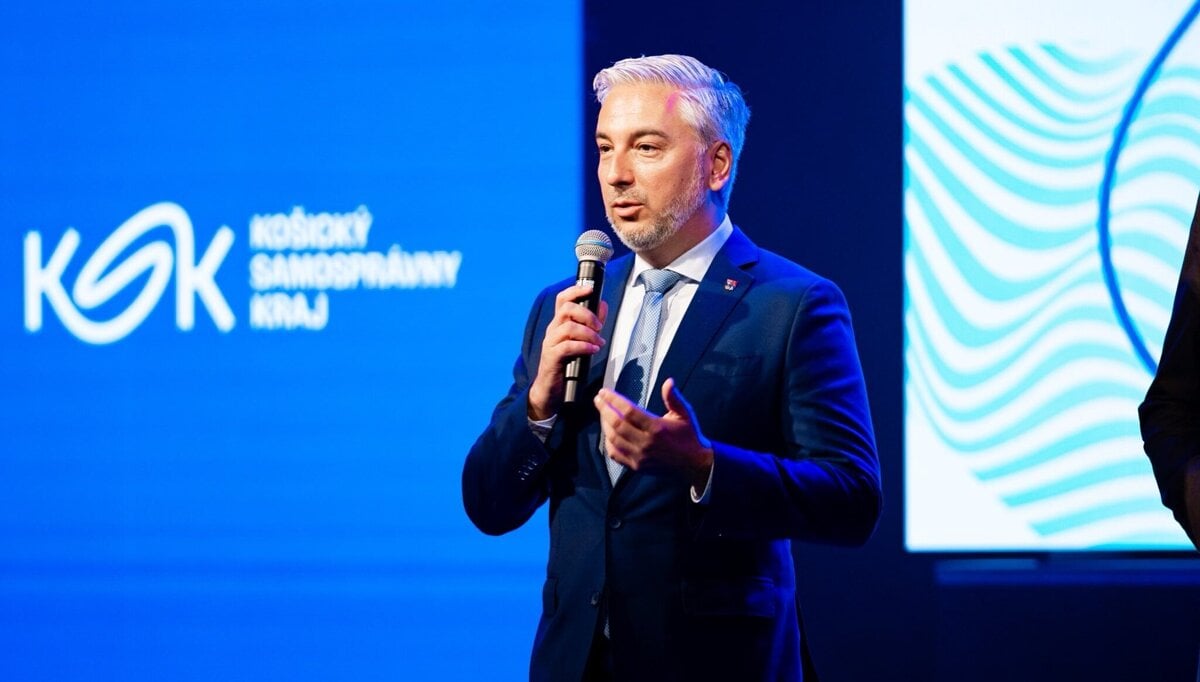 Zupan Trnka jazdi do regionov pre viac penazi