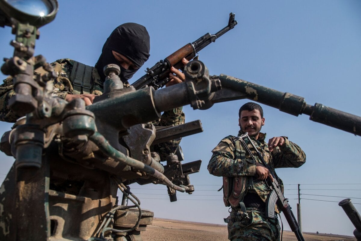 Kurdski militanti stahuju svoje sily do Iraku