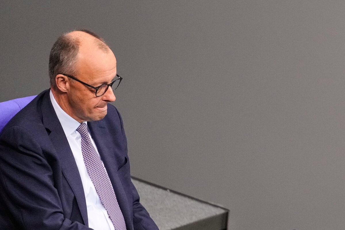 Mate dcery Opytaajte sa ich Merz pri migracii pritvrdil