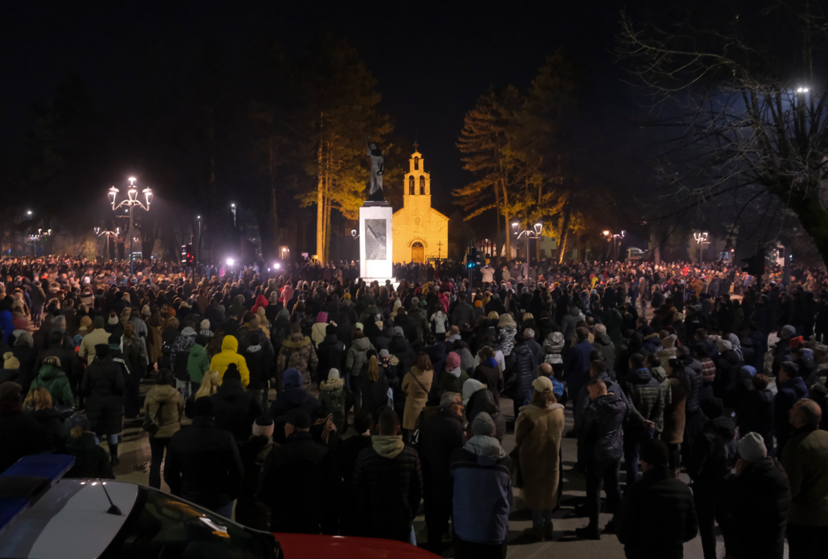 Protestujuci pred sidlom ciernohorskej vlady skandovali protiturecke hesla