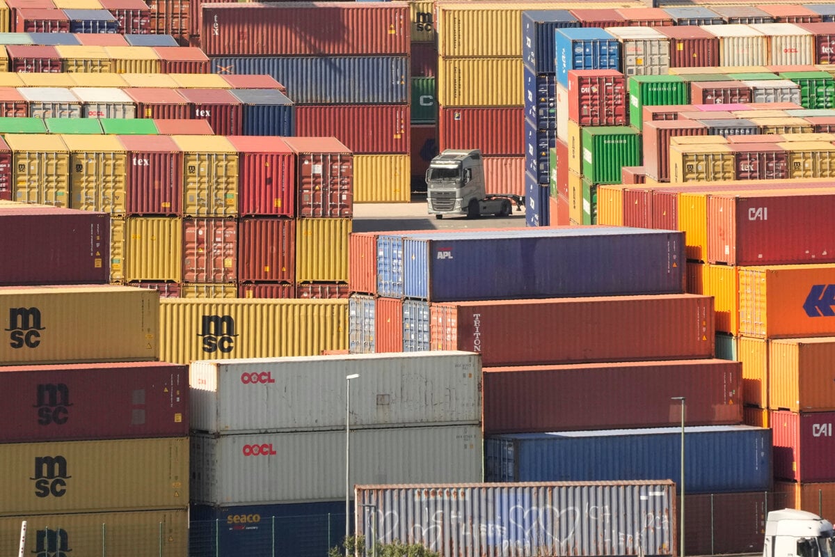 Cina pozastavila zakaz vyvozu materialov do USA