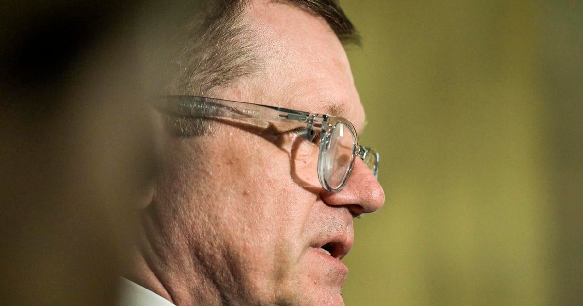 Peter Kmec ako minister stihol podpisat sporne zmluvy