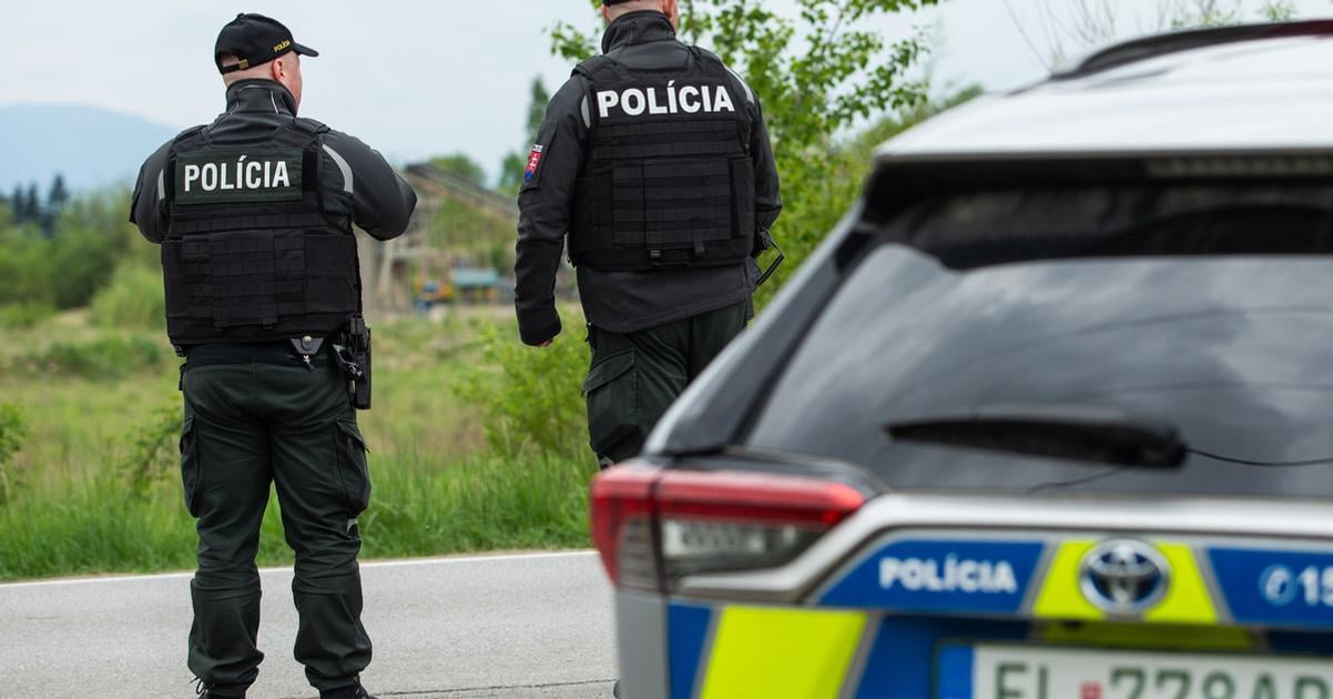 Policia vykonava akciu s nazvom Banik v Prievidzi