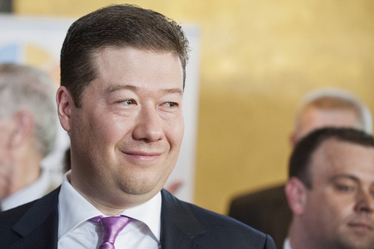 Predsedom ceskej Poslaneckej snemovne sa stal Tomio Okamura