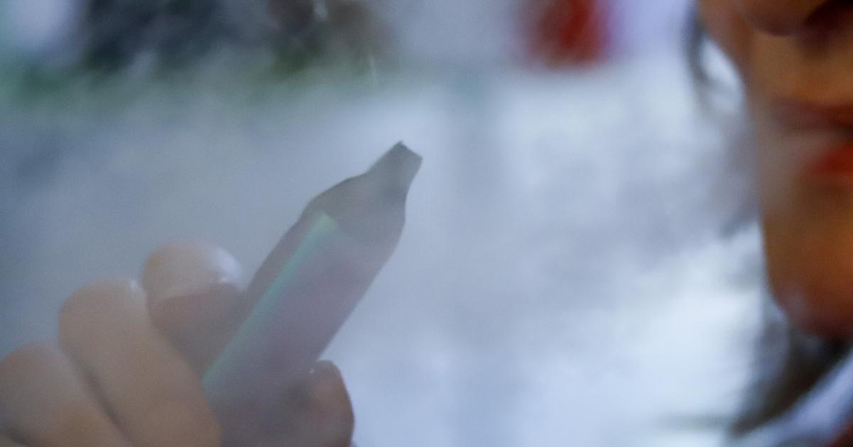 Zastupoval vyrobcu cigariet saso odmieta zasahovanie sefa kancelarie