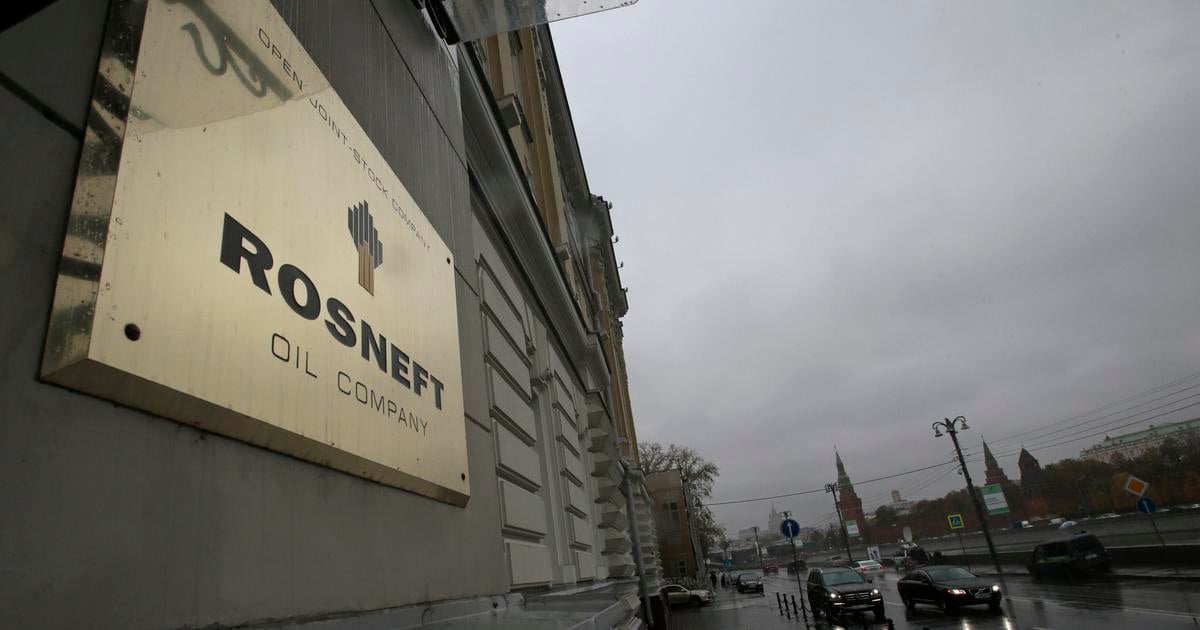 Zisk ruskeho koncernu Rosneft klesol o viac nez dve tretiny