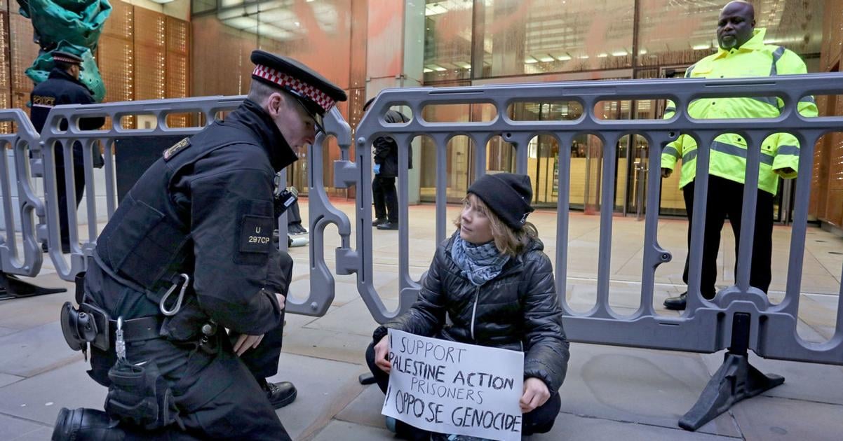 Britania Policia zadrzala aktivistku Thunbergovu na proteste za Palestinu