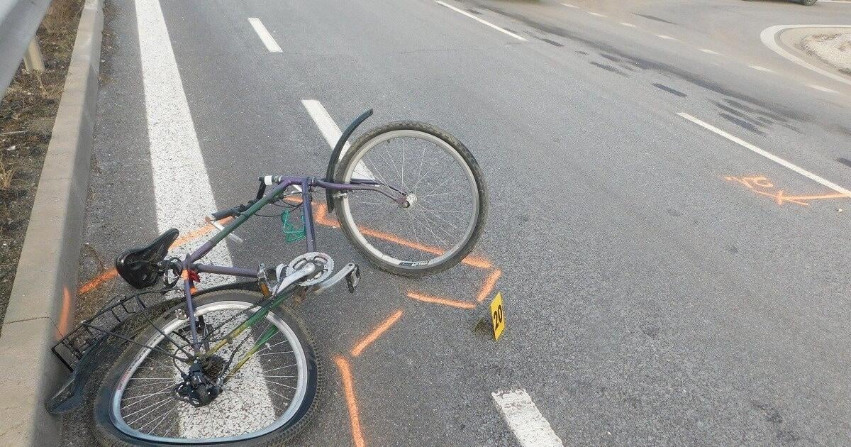 Cyklista utrpel vazne zranenia vodic mu nedal prednost