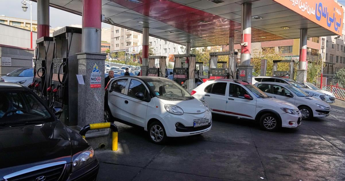 Iran zvysuje ceny benzinu po protestoch 2019