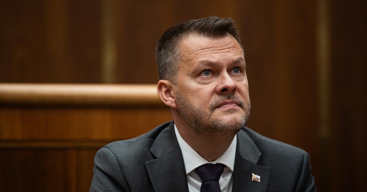 Kritika IT komunity sa potvrdila Urad stopol Migalov IT tender