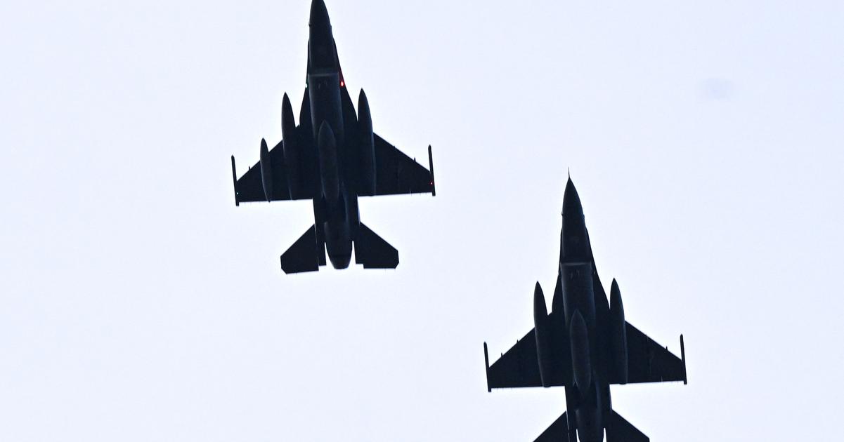 OBRANA Na vojenskom letisku v Kuchyni dnes nepristali tri stihacky F 16