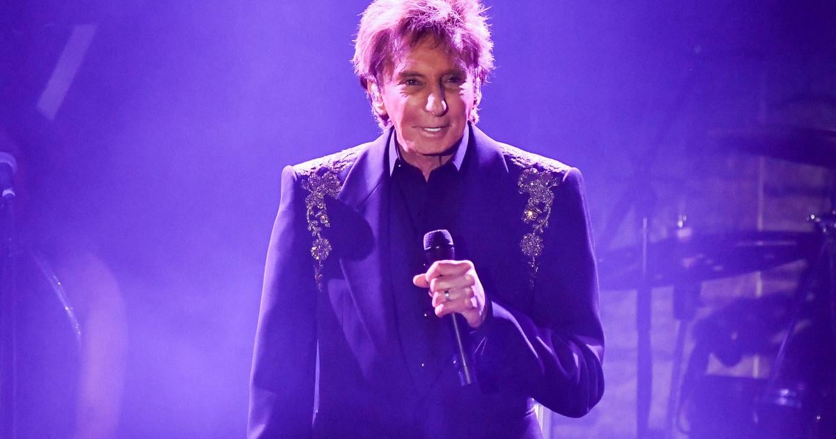 Spevak Barry Manilow oznamil nador na plucach
