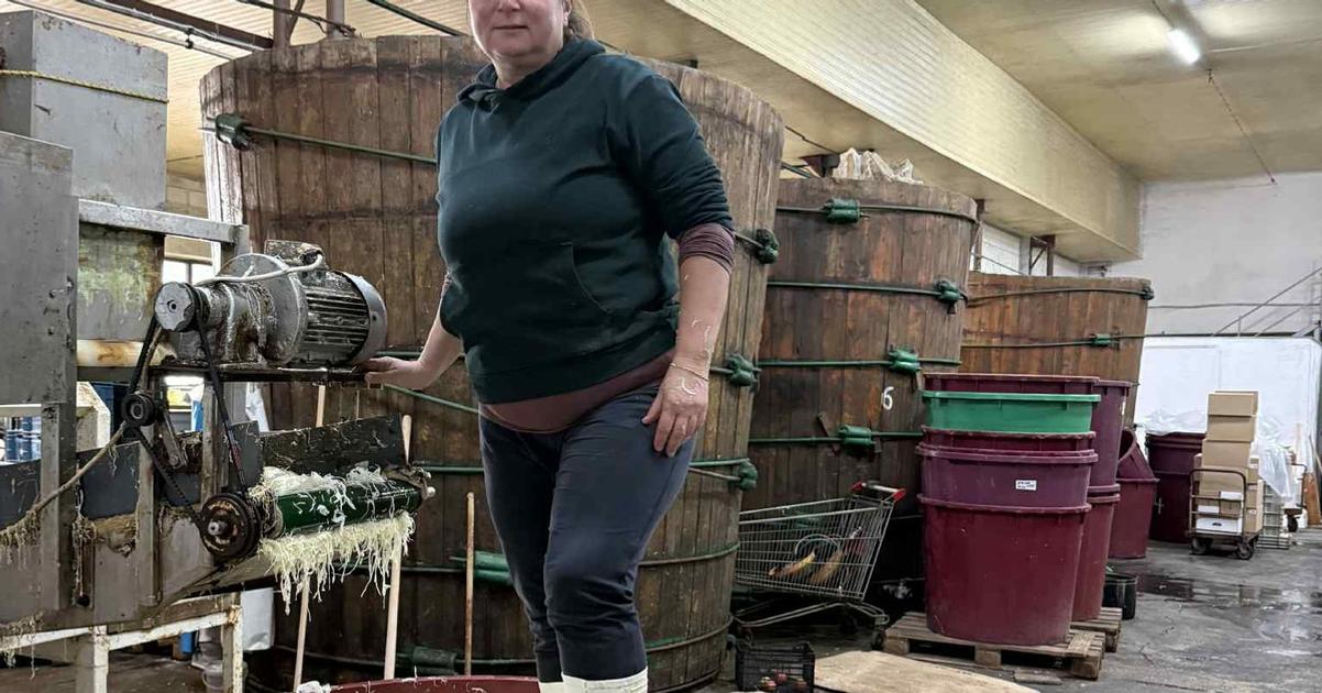 Vo Svederniku tlacia kapustu nohami ako kedysi