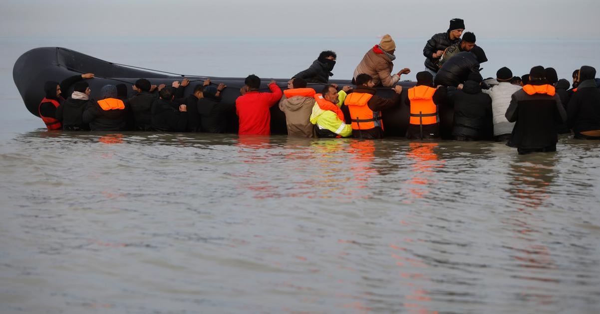 Cez Lamans prislo vlani do Britanie 41 tisic migrantov