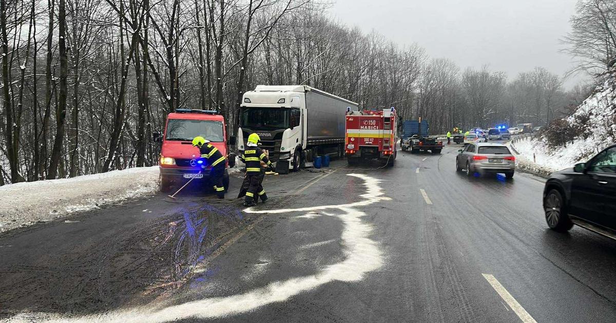 Na Dargove sa zrazil kamion s osobnym autom