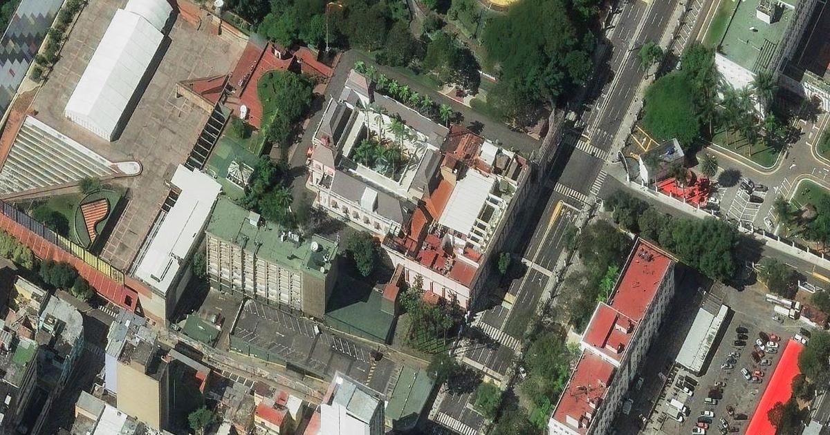 Nedaleko prezidentskeho palaca v Caracase sa strielalo