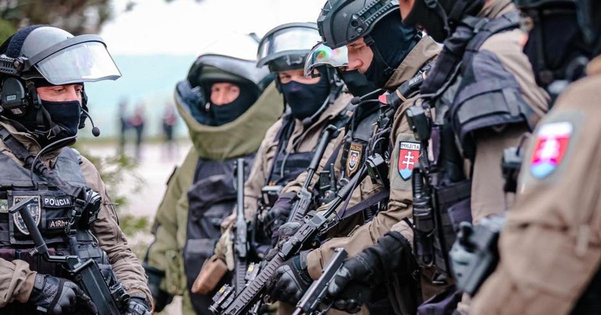 Podla inspekcie bol policajny zasah proti davu a varovne vystrely vo Velkej Ide zakonne
