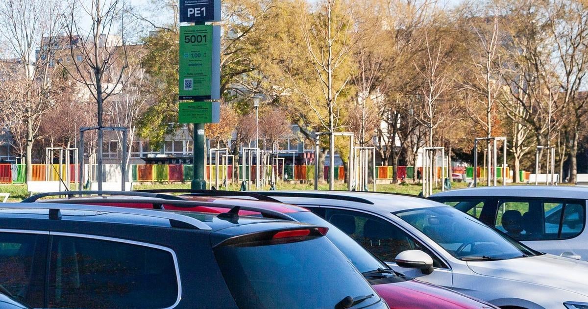 Rezort vnutra sa nebrani diskusii o znizeni vysky pokut za parkovanie v Bratislave