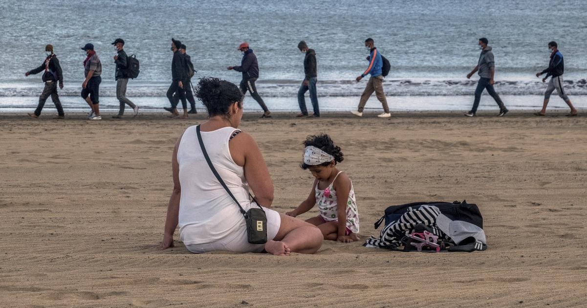 Spanielsko Pocet migrantov v roku 2025 klesol o 40 percent