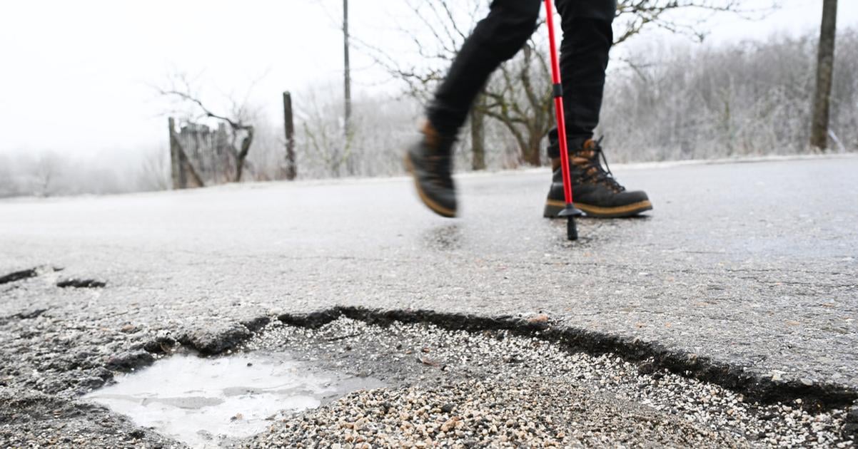 so snehovou pokrivkou treba v niektorych okresoch pocitat az do stvrtkoveho obeda