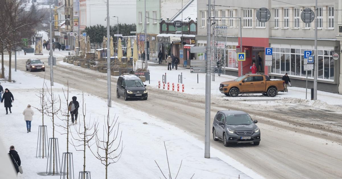 v nedelu sa na vacsine uzemia ocakava poladovica a hmla na niektorych miestach aj vietor a dazd