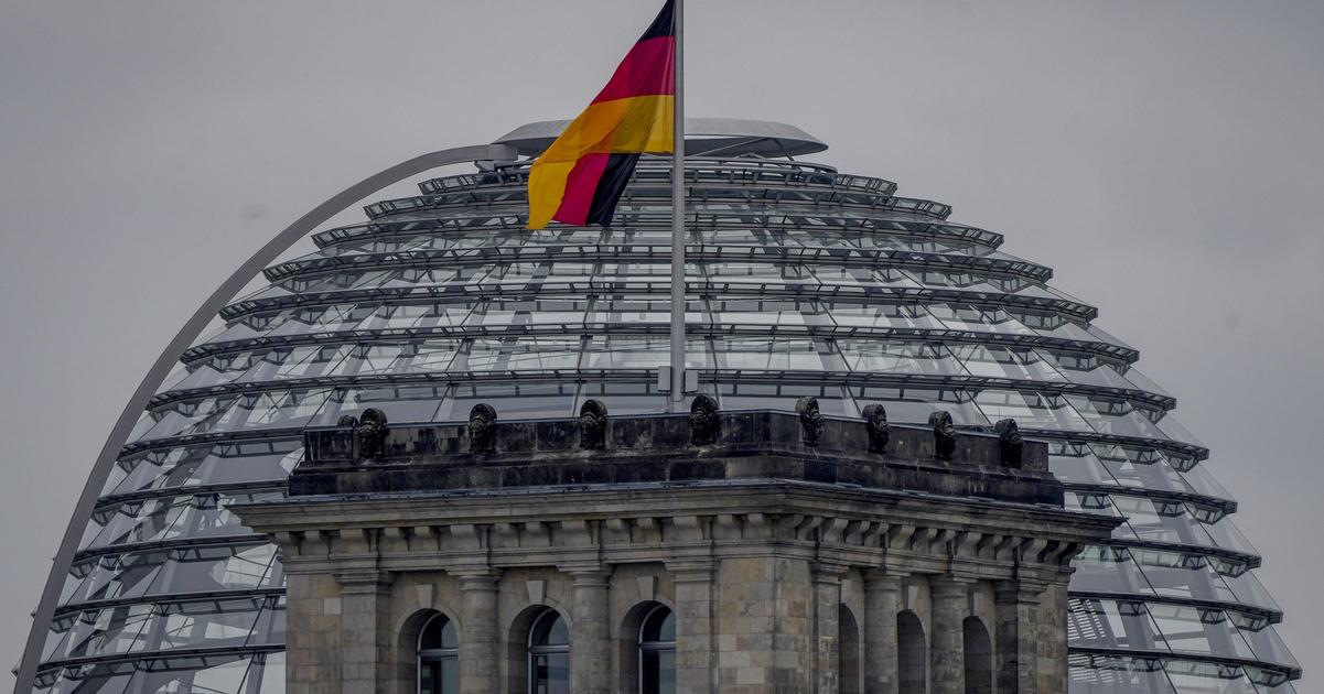 Bundestag po prevereni zablokoval vstup siedmim zamestnancom