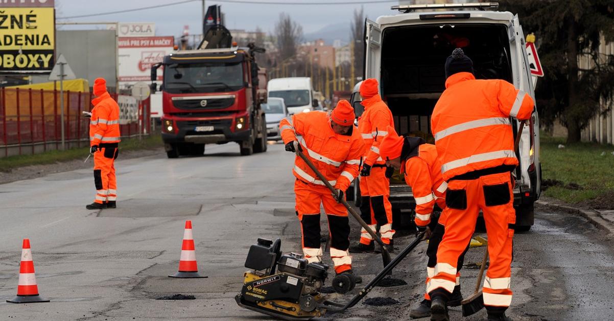 Kosice Mesto pokracuje v oprave vytlkow ktore vznikli pocas tejto zimy
