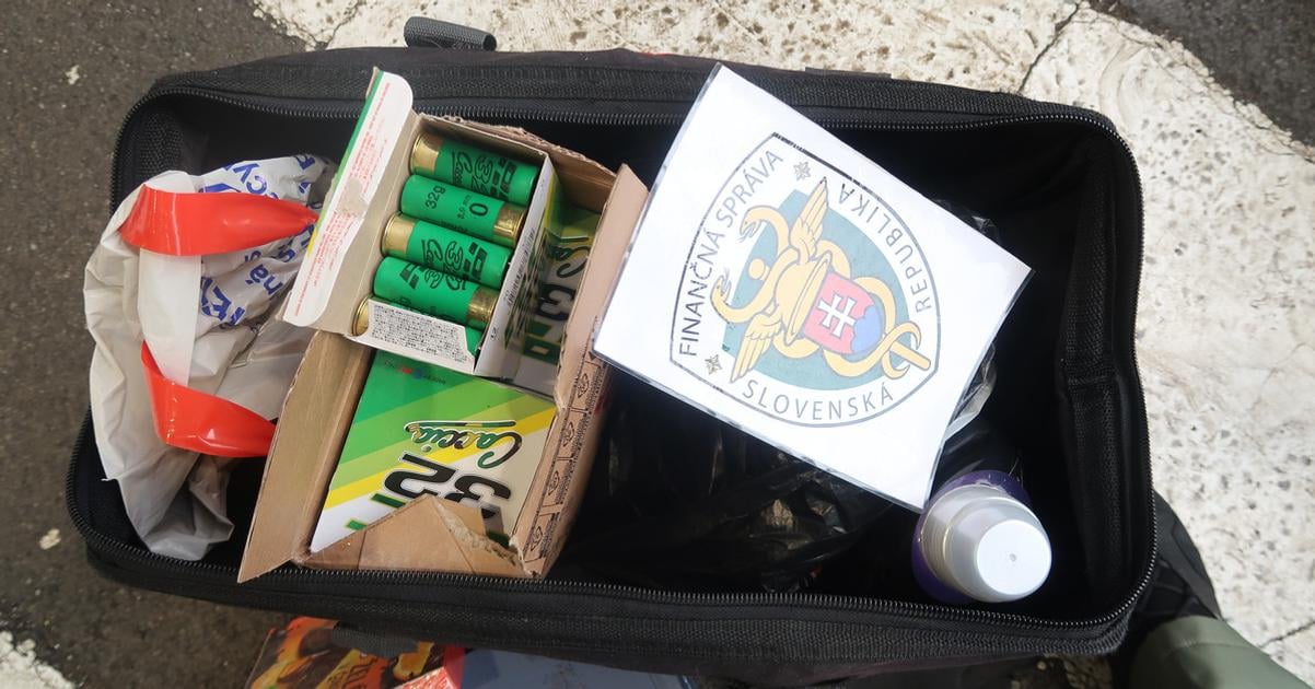 Na vychodnej hranici objavili nelegalne strelivo