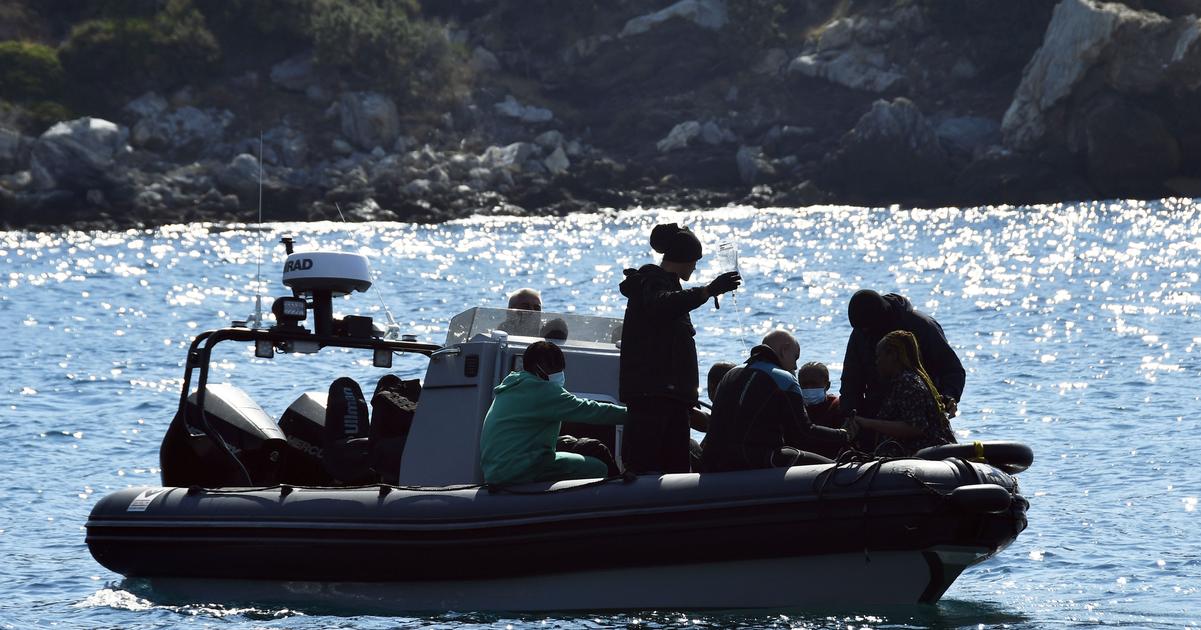 Po potopeni clnu v Egejskom mori zahynuli traja migranti styria su nezvestni