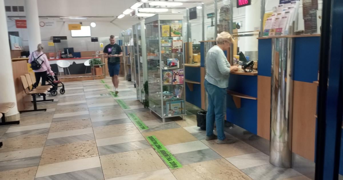 jedna posta pre sidlisko s 40000 obyvatelmi v kosiciach v pobocke posilnia otvaracie hodiny