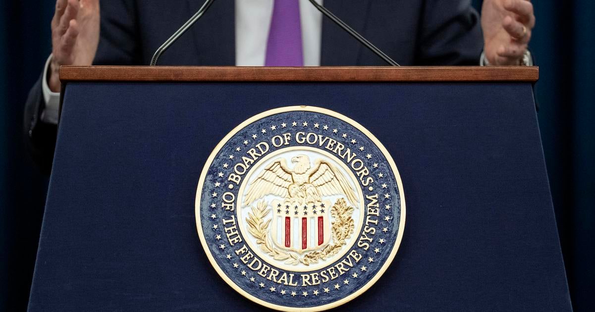 Americka centralna banka udrziava klucovu sadzbu v rozmedzi 350 az 375 percenta