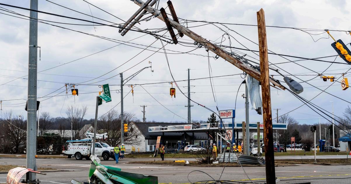 Michiganom sa prehnali silne vichrice a predpokladane tornado hlasia tri obete