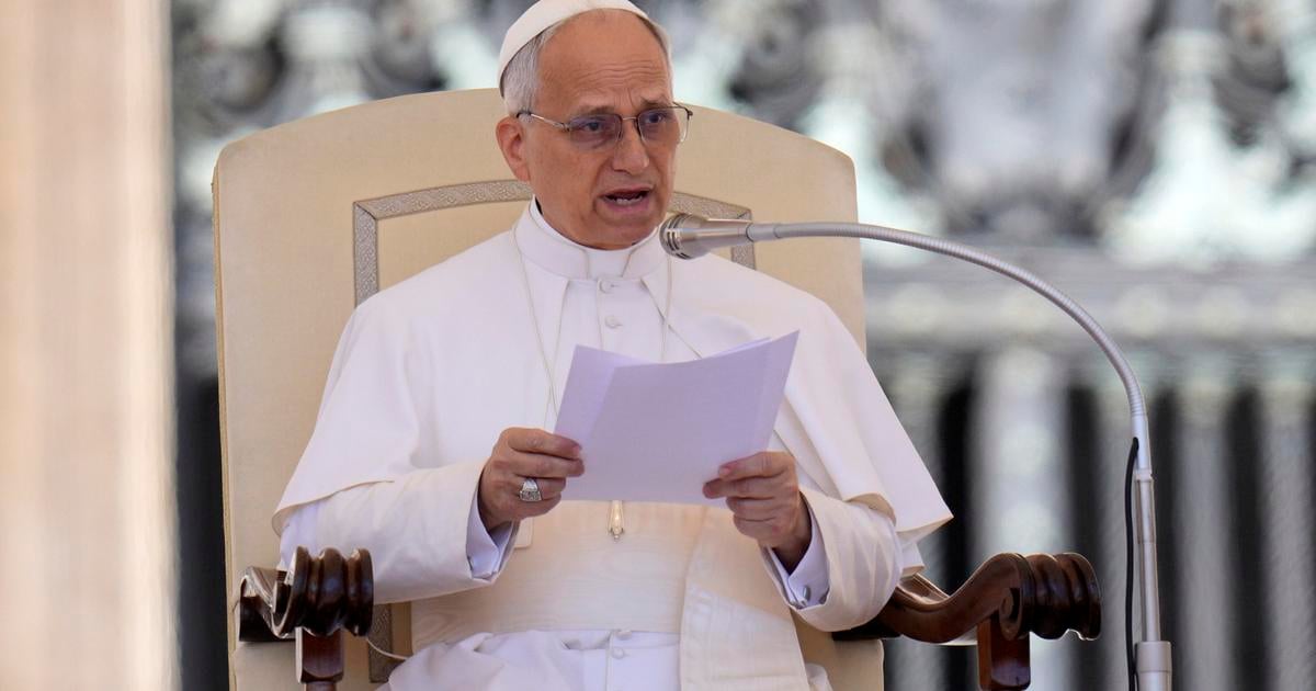 Papez Lev XIV sa nastahuje do bytu v Apostolskom palaci